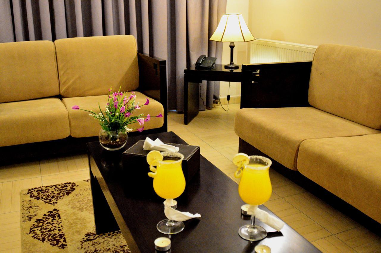 Lilium Hotel Safut Exteriér fotografie