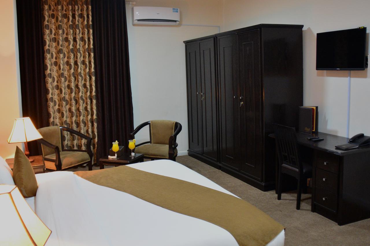Lilium Hotel Safut Exteriér fotografie